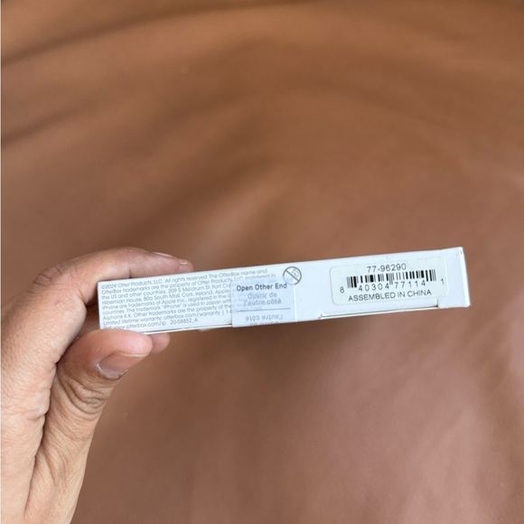 OtterBox Apple iPhone 16 pro Cactus Leather Symmetry Case w/ MagSafe - brown - Picture 2 of 4